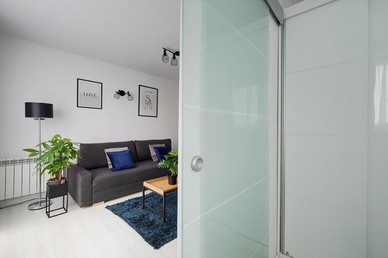 Ferienwohnung Warsaw Inside Solec With Private Parking Exterior foto